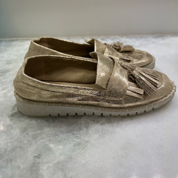 Vanessa Wu, Gold, Loafers, Flats, w Tassle/Fringe, White Sole, Size 39 - Picture 6 of 8